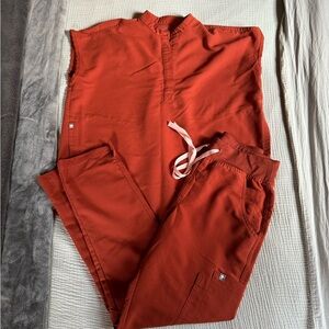 Figs Women’s Scrub Set